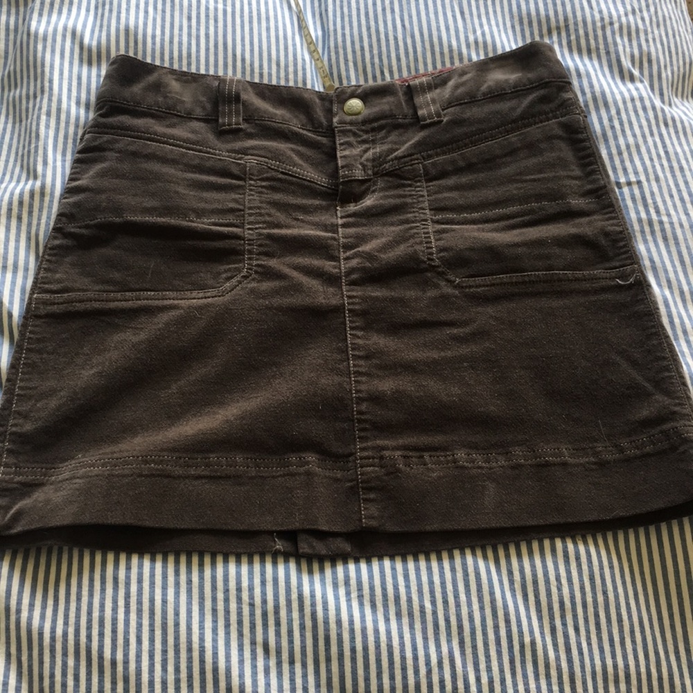 Euc athleta above knee velvet skirt